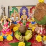 मां लक्ष्मी और भगवान गणेश की दिवाली पूजा करते हुए भक्त