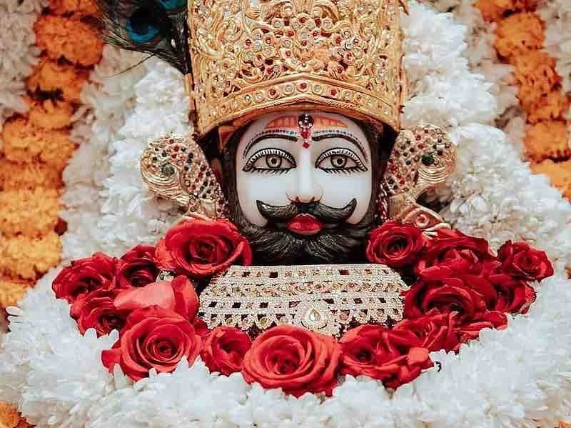 खाटूश्यामजी लक्खी मेला 2026 में श्रद्धालुओं की विशाल भीड़ और बाबा श्याम मंदिर दर्शन