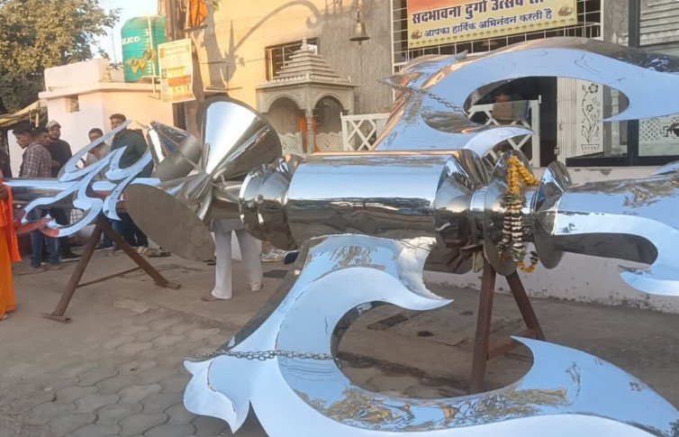छिंदवाड़ा से अयोध्या जा रही 60 फुट लंबी विशाल त्रिशूल सनातन हिंदू एकता यात्रा