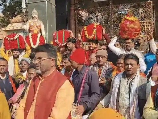 श्रीकृष्ण जन्मस्थान मथुरा से काशी विश्वनाथ धाम के लिए निकली महाशिवरात्रि प्रसादी यात्रा