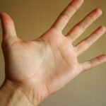 मणिबंध रेखाएं हाथ की कलाई पर - हस्तरेखा शास्त्र में जीवन संकेत