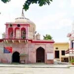 गढ़मुक्तेश्वर मंदिर हापुड़ में गंगा तट पर स्थित प्राचीन शिव मंदिर