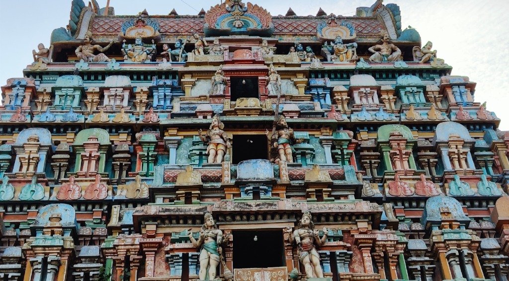 काल गरुड़न मंदिर की गरुड़ प्रतिमा, तमिलनाडु में चमत्कारिक मंदिर