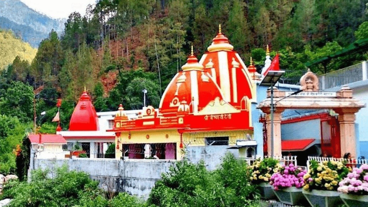 कैंची धाम नीम करौली बाबा मंदिर नैनीताल उत्तराखंड में स्थित पवित्र हनुमान मंदिर