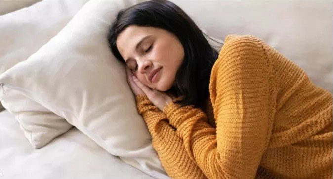 सोते समय सिर किस दिशा में होना चाहिए – वास्तु शास्त्र के अनुसार सही दिशा