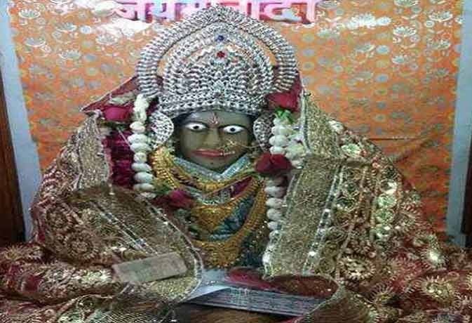 जबलपुर के अधारताल स्थित पचमठा मंदिर में स्थापित मां लक्ष्मी की चमत्कारी प्रतिमा