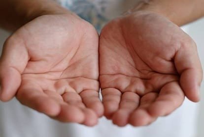 हस्तरेखा विज्ञान में उंगलियों की बनावट से व्यक्तित्व और भविष्य के संकेत