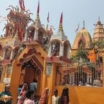 मन्नीपुर हनुमान मंदिर समस्तीपुर में 51 फीट ऊंची हनुमान जी की प्रतिमा और श्रद्धालु