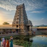 कनिपक्कम विनायक मंदिर में भगवान गणेश की पूजा और बुध प्रदोष व्रत के दौरान शिव आराधना का दृश्य