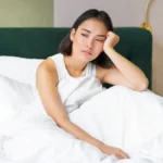 सुबह उठते ही आईना देखने की आदत और उसका वास्तु प्रभाव