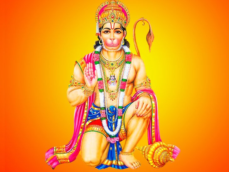मंगलवार को भगवान हनुमान को श्रद्धापूर्वक पान अर्पित करते हुए भक्त का धार्मिक दृश्य