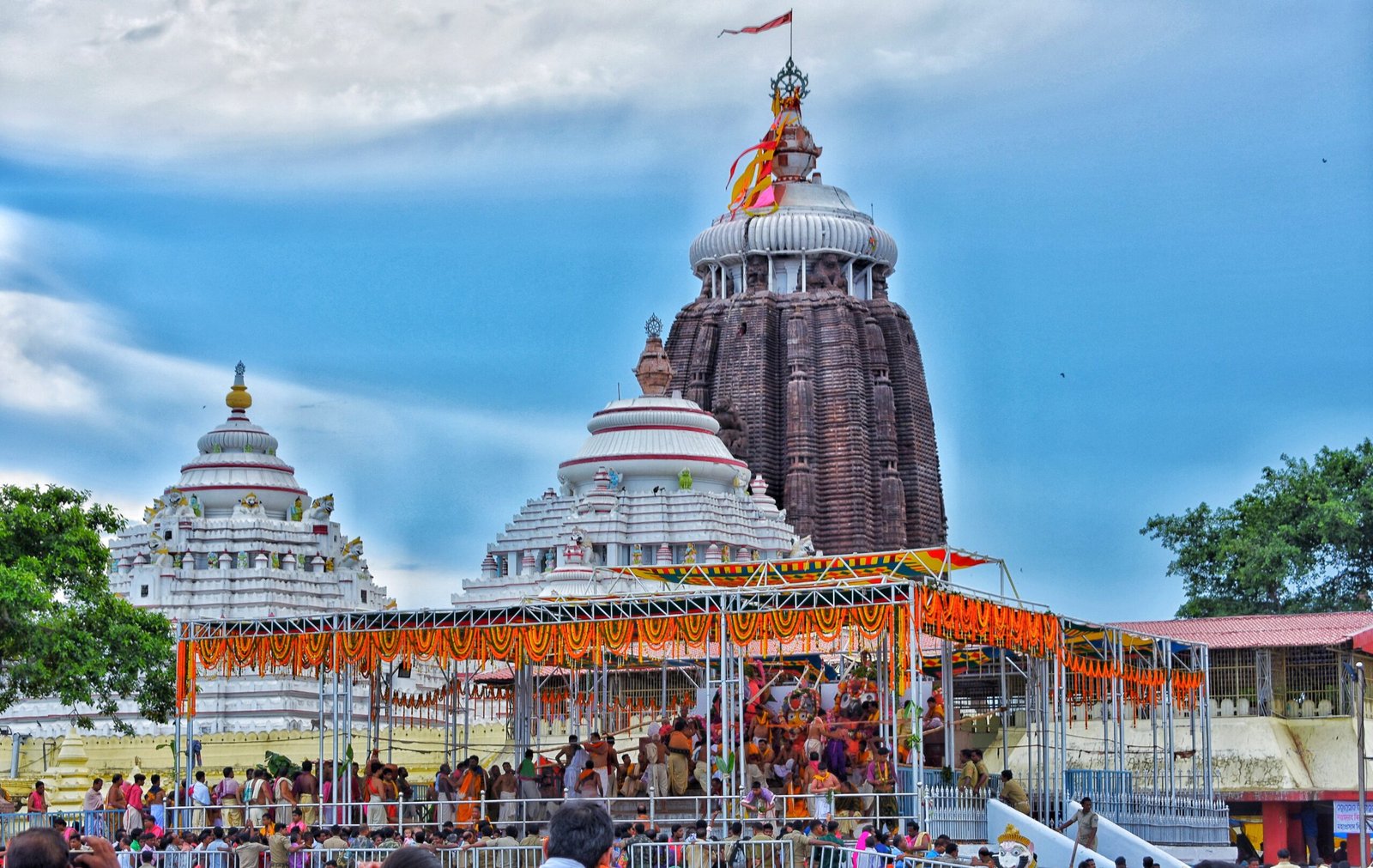 पुरी जगन्नाथ मंदिर का दिव्य दृश्य और ब्रह्म पदार्थ से जुड़ी रहस्यमयी परंपरा