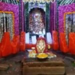 आगरा के रुनकता स्थित विचित्रवीर बाबा हनुमान मंदिर का पवित्र दृश्य, जहां संतान सुख और मनोकामना पूर्ति की धार्मिक मान्यता है।