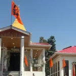 श्रीनगर के प्राचीन शीतलनाथ मंदिर में 36 साल बाद पूजा-अर्चना का दृश्य