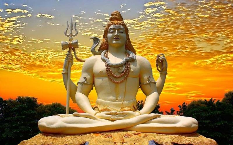 गुरु प्रदोष व्रत 2026 के अवसर पर भगवान शिव और माता पार्वती की पूजा