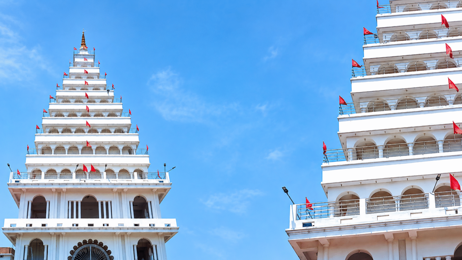 बिहार के बेगूसराय जिले के बिहट गांव में स्थित बड़की दुर्गा मंदिर