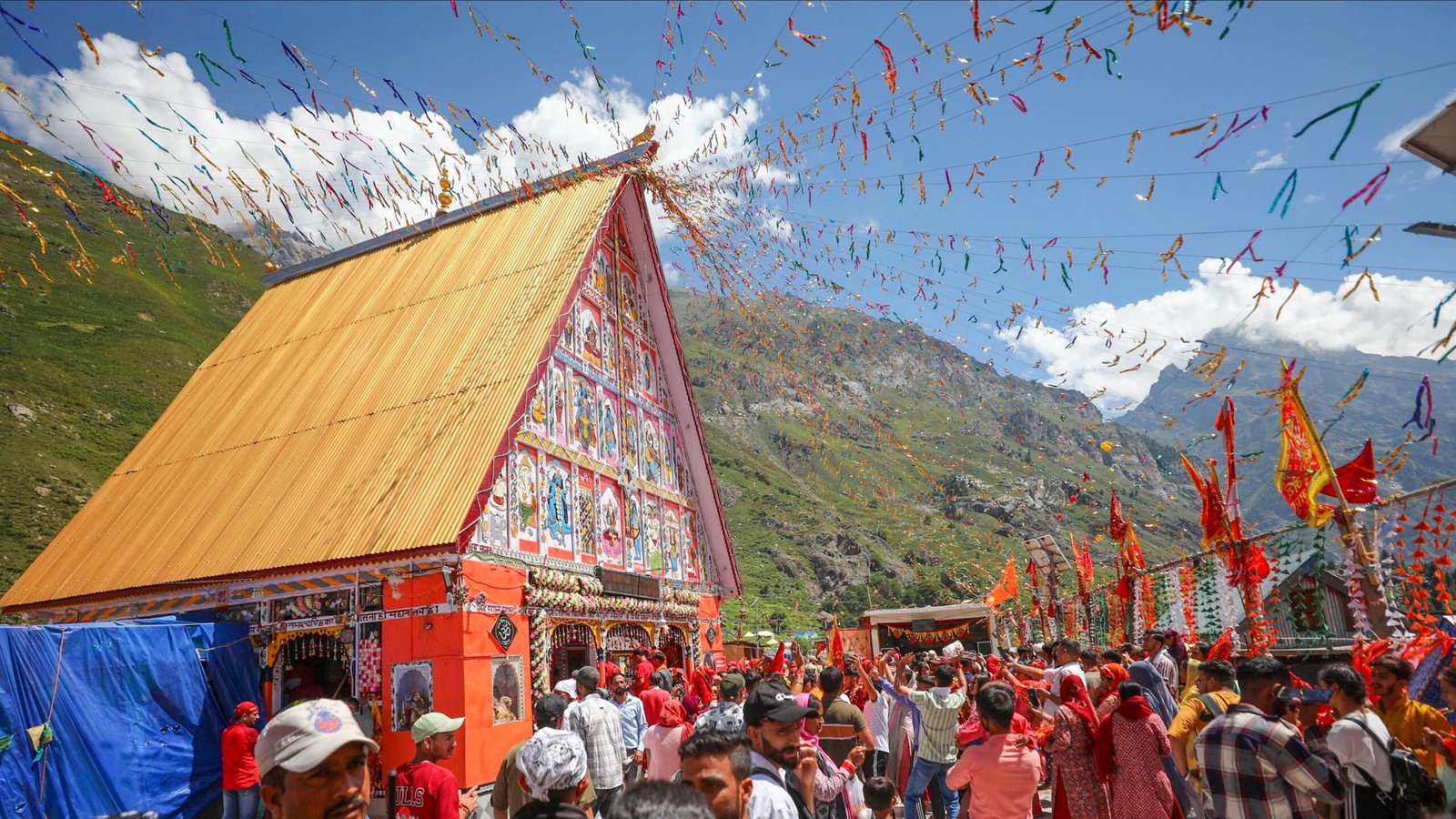 जम्मू-कश्मीर के किश्तवाड़ स्थित मां चंडी को समर्पित मचैल माता मंदिर का दृश्य।